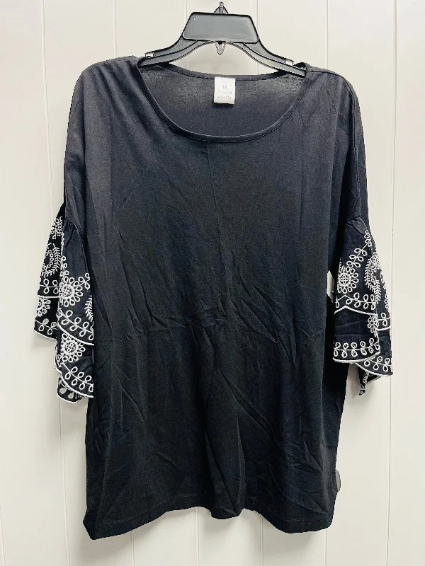 Top Short Sleeve By Clothes Mentor In Black & White, Size: 1x