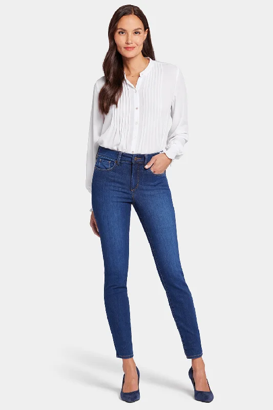 Ami Skinny Jeans In Petite - Cooper