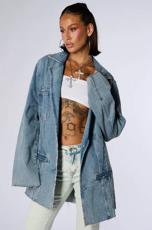 DAY N NIGHT OVERSIZED DENIM BLAZER